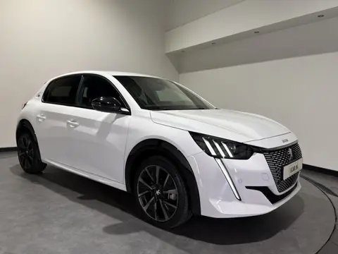 Peugeot e-208 EV GT 50 kWh | Apple Carplay/Android Auto | Voorstoelen verwarmd | Sport interieur