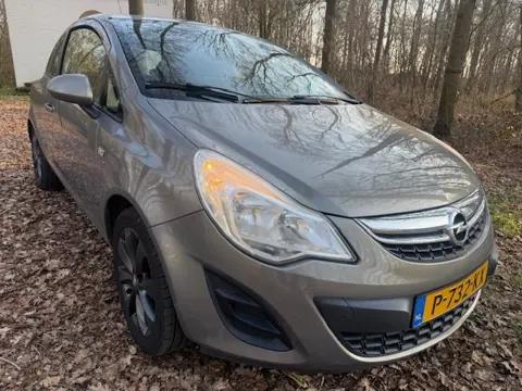 Opel Corsa 1.4-16V (bj 2013)