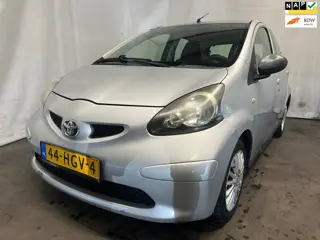 Toyota Aygo 1.0-12V + Schade