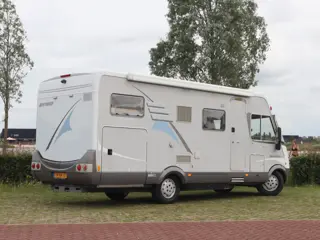 Hymer B614 2.8 JTD 126PK / Dwars bed / Hefbed / Garage / Camera / Cruise control