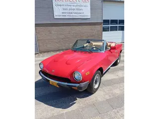 Fiat 124 Spider 2000 H5 rijd goed geen roest zeer nette staat