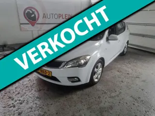 Kia Cee'd Sporty Wagon 1.4 CVVT Navigator Plus Pack