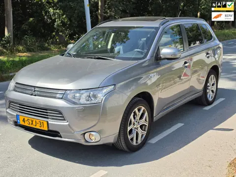 Mitsubishi Outlander 2.0 PHEV instyle / AIRCO / NAP