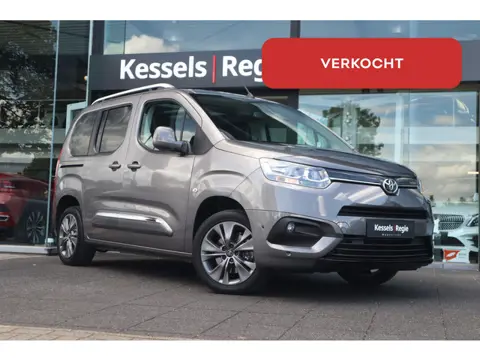 Toyota PROACE CITY Verso 1.2 Turbo Professional | Pano | HuD | Trekhaak | Keyless | Camera | Stoelve