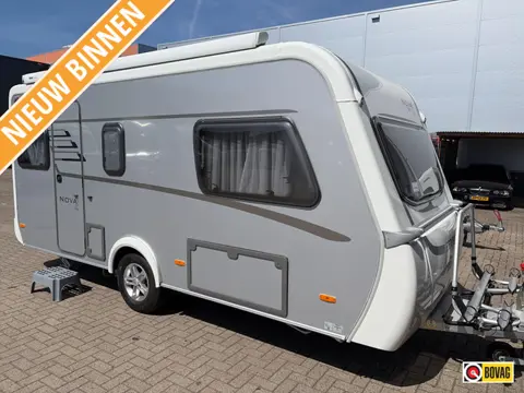 Eriba Nova Light 470 LUIFEL VLOERVERVERW