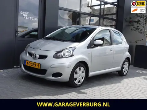 Toyota Aygo 1.0 Comfort Navigator (Airco,Elek.ramen,Navigatie) -- 117.411 Km --