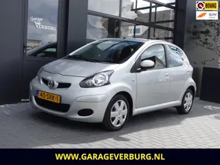 Toyota Aygo 1.0 Comfort Navigator (Airco,Elek.ramen,Navigatie) -- 117.411 Km --