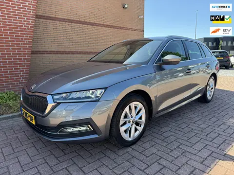 Skoda Octavia Combi 1.0 TSI Business Edition Plus, Adaptief, Full Led, Apple Carplay, Trekhaak,