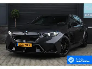 BMW 5-serie Touring M5 | Full Options | Keramische | Carbon Diffuser | 5 jaar Fabrieksgarantie | AKR