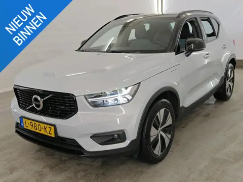 VOLVO XC40 1.5 T4 RECHARGE R-DESIGN EXPRESSION (92% SOH) I AUTOMAAT I TREKHAAK I APPLE CARPLAY I ADA