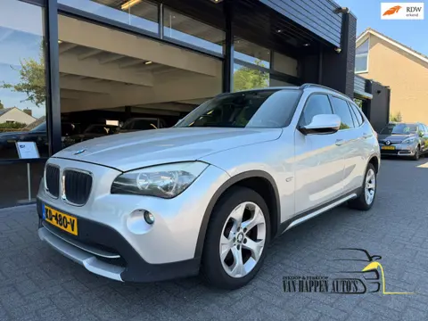 BMW X1 SDrive18i Executive / Automaat / Apk 8-2027