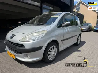 Peugeot 1007 1.6-16V Gentry / apk 8-2027
