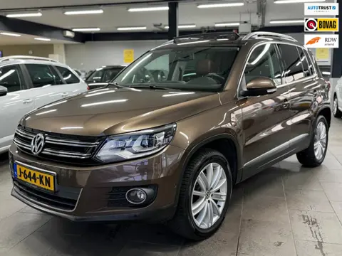 Volkswagen Tiguan 2.0 TSI Sport&Style 4Motion panorama dak leer stoelverwarming xenon led navi trekh