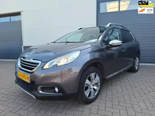 Peugeot 2008 | 1.2 PureTech Allure | Automaat | panodak | Airco | Navigatie |Stoelverwarming | Cruis