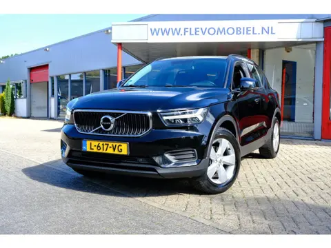 Volvo XC40 1.5 T2 Momentum Navi|Cam|CarPlay|LMV