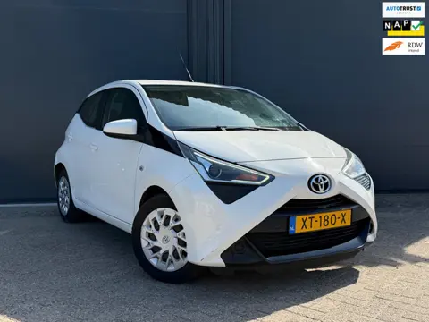 Toyota Aygo 1.0 VVT-i | Achteruitrij Camera | E-Pakket | Airco |