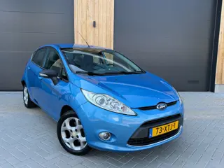 Ford Fiesta 1.25 Titanium (bj 2010) Climate control/Parksensor/NW APK!