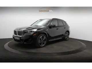 BMW X1 xDrive25e M-Sport Dealeronderh. / Shadowline / Panoramadak / Trekhaak / Keyless Entry / Stoel