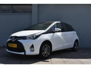 Toyota Yaris 1.3 VVT-i Trend Bi-Tone Handgeschakeld 100pk | Dealer onderhouden | Achteruitrijcamera 