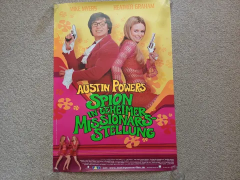 AUSTIN POWERS : The spy who shagged me poster.