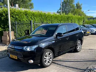 Mitsubishi Outlander 2.0 Plug-in Hybrid 4WD Intense + # Camera # Navi # Trekhaak #