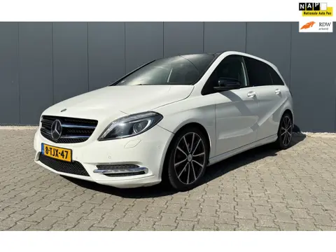 Mercedes-Benz B-klasse 180 Ambition Automaat Airco Trekhaak