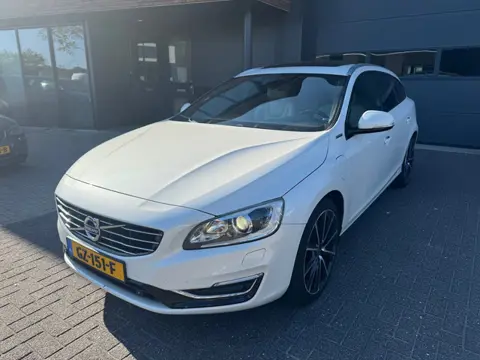 Volvo V60 2.4 D5 Twin Engine Special XENON LEDER DAK TREKHAAK SUPER ONDERHOUDEN