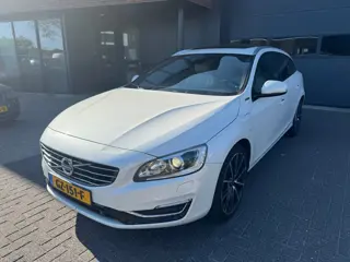 Volvo V60 2.4 D5 Twin Engine Special XENON LEDER DAK TREKHAAK SUPER ONDERHOUDEN