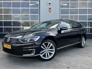 Volkswagen Passat Variant 1.4 TSI GTE Connected Series Plus PANO-DAK Trekhaak Stoelverw.