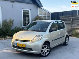 Daihatsu Sirion 2 1.3-16V Comfort | Airco | El. Ramen | NAP | 5-drs | Spoiler | Sportvelgen | Toeren