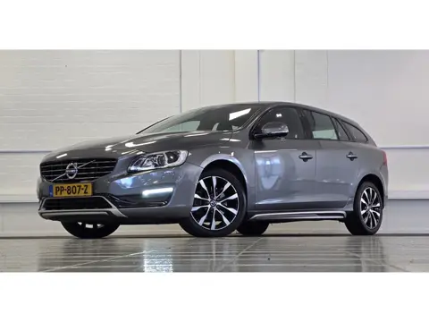 Volvo V60 1.5 T3 Polar+ Dynamic Trekhaak Leer Navi Xenon Parkeerhulp