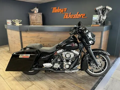 Harley Davidson FLHX Streetglide Rinehart Exhaust Stretched Saddlebags