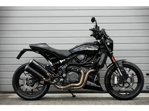 Indian FTR 1200 Black Edition Akrapovic