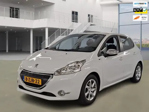 Peugeot 208 1.2 VTi Style / Apk 26-08-2027
