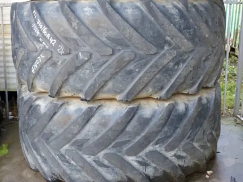 R42 Michelin 710/70R42