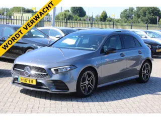 Mercedes-Benz A-Klasse 180 AUT7 AMG LINE NIGHT PAKKET PANORAMADAK CARPLAY <<NL AUTO>>