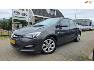 Opel Astra 1.4 Turbo Business+