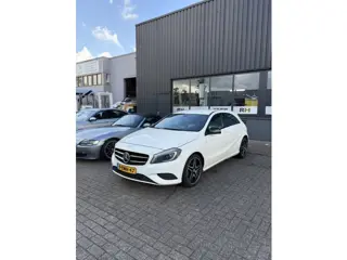 Mercedes-Benz A-Klasse 180 Ambition | CAMERA | CRUISE | STOELVERWARMINNG |