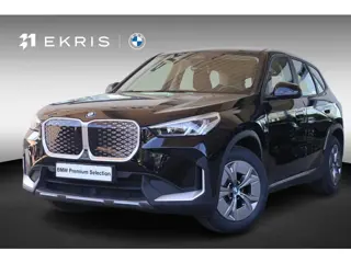 BMW iX1 xDrive30 | Achteruitrijcamera | Stoelverwarming