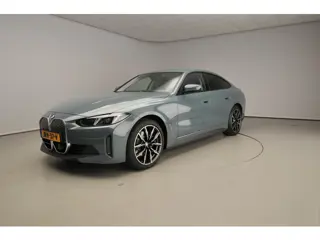 BMW i4 Gran Coupé eDrive35 | LED | Leder | Navigatie | Active cruise | Sportstoelen | Stoelverwarmin