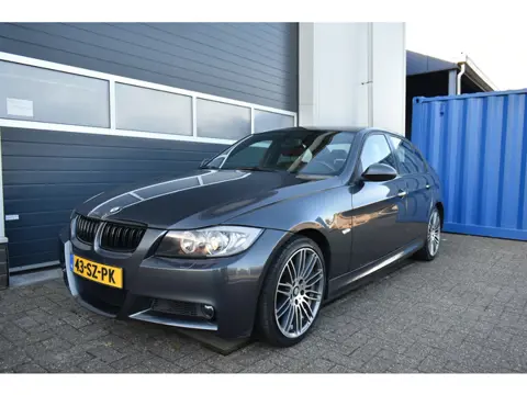 BMW 3-serie 320i Graphite