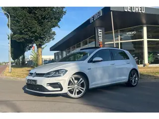 Volkswagen Golf 1.5 TSI Highline Business R | R-LINE | PANO | WINTER |