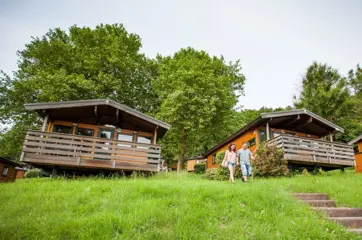 Chalet voor 6-8p op park nabij Dinant met binnenzwembad!