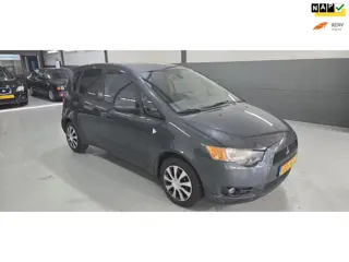 Mitsubishi Colt 1.3 Intro Edition met nieuwe apk