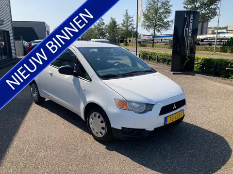 Mitsubishi Colt 1.1 3Drs Edition One. Nieuwe APK. Airconditioning.