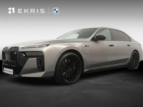 BMW 7-serie M760e xDrive | Trekhaak | SoH 100% | Skylounge Executive Lounge | Rear Console | Bowers&
