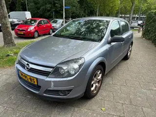 Opel Astra 1.8 Cosmo Nap Airco 125PK Trekhaak Parkeersensoren
