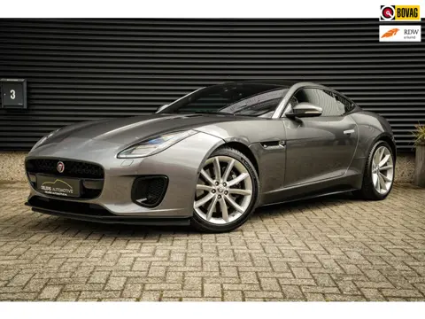 Jaguar F-TYPE 2.0T P300 R-Dynamic | LED | Panoramadak | Meridian Sound | PDC met Camera | Zeer Mooi!