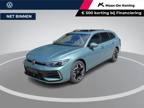 Volkswagen Passat Variant 1.5 eHybrid 272pk DSG R-Line Edition · Panoramadak · Inklap. Trekhaak · 36