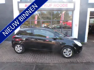 Opel Corsa 1.4-16V Nw APK IJSKOUDE AIRCO! (bj 2009)